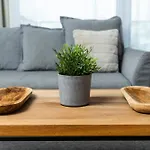 Cosy Parkside Apartment *