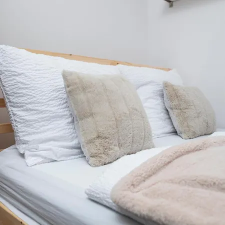 Cosy Parkside *