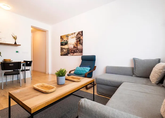 Cosy Parkside Apartment Prague